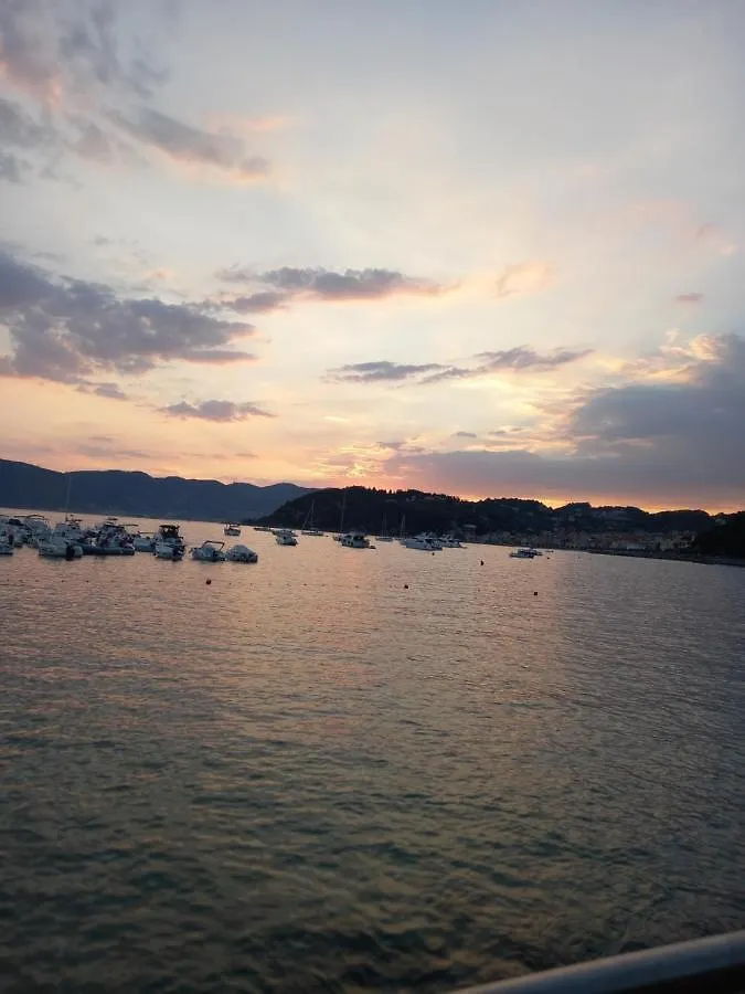 Sun Sea Relax Apartment Luni Italy